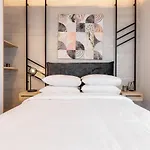 Jolie